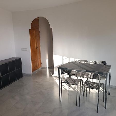 מאלגה Lovely Penthouse In Front Of The Beach With Free Parking מראה חיצוני תמונה